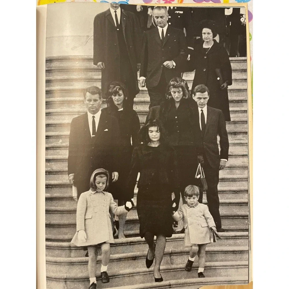 1964 Four Days JFK Death Historical Record‎ Book Milwaukee Sentinel Edition